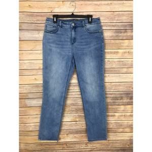 Chicos 1 So Lifting Straight Slimming Jeans B34